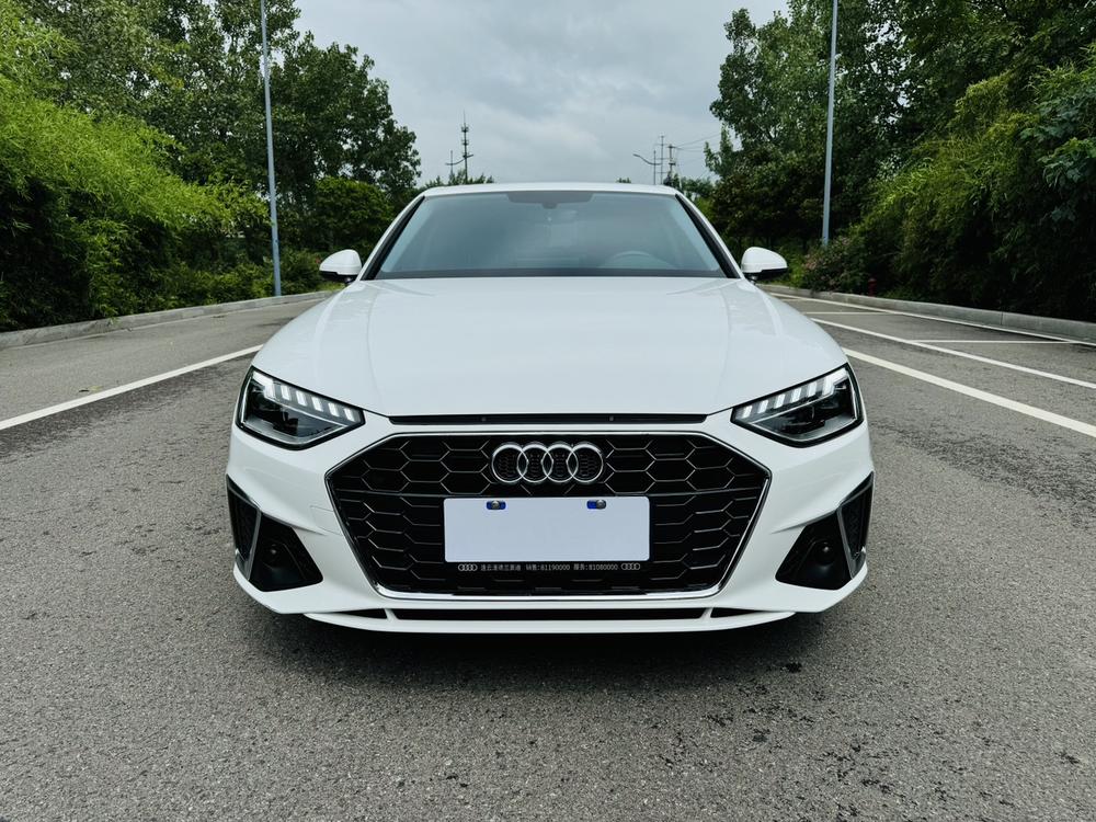 Audi A4L 2023 — фото автомобиля 1