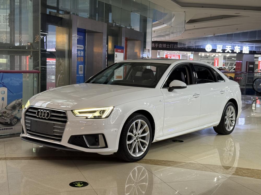 Audi A4L 2019 — фото автомобиля