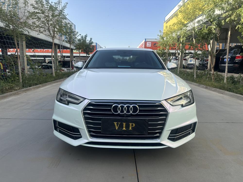 Audi A4L 2019 — фото автомобиля