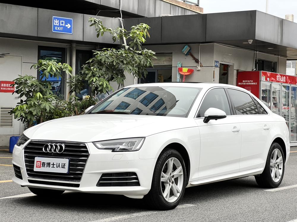 Audi A4L 2018 — фото автомобиля