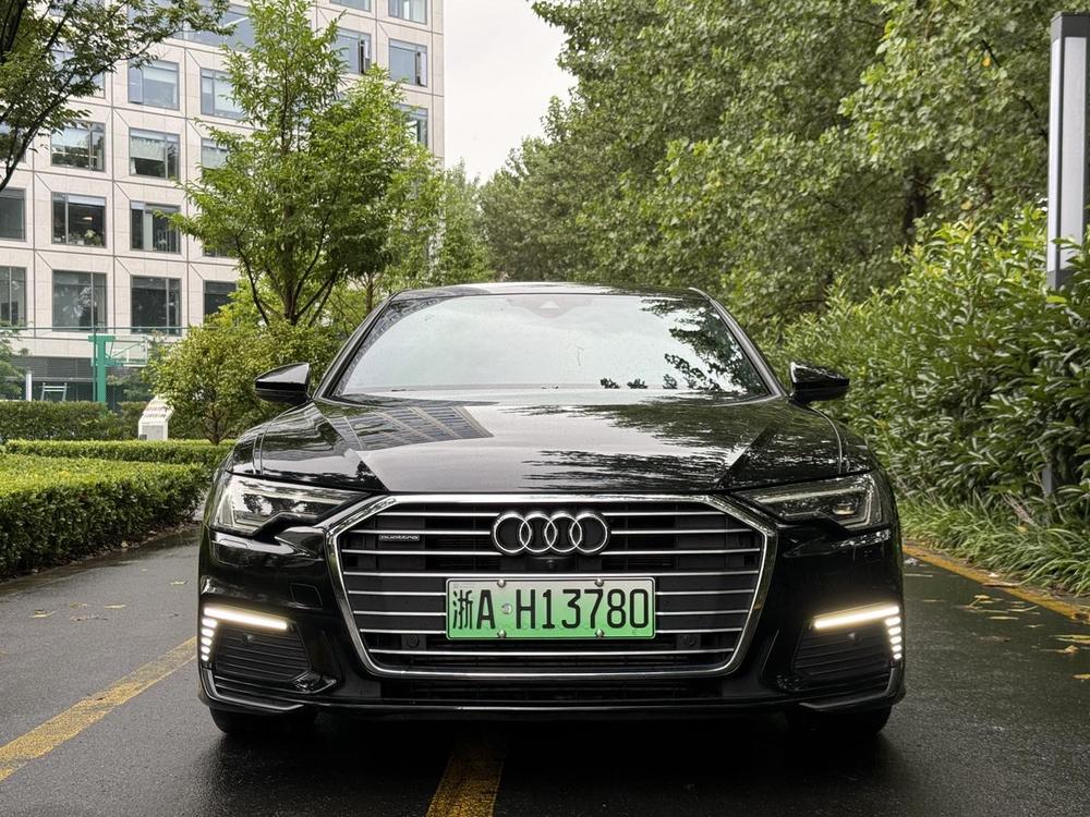Audi A6L PHEV 2020 — фото автомобиля