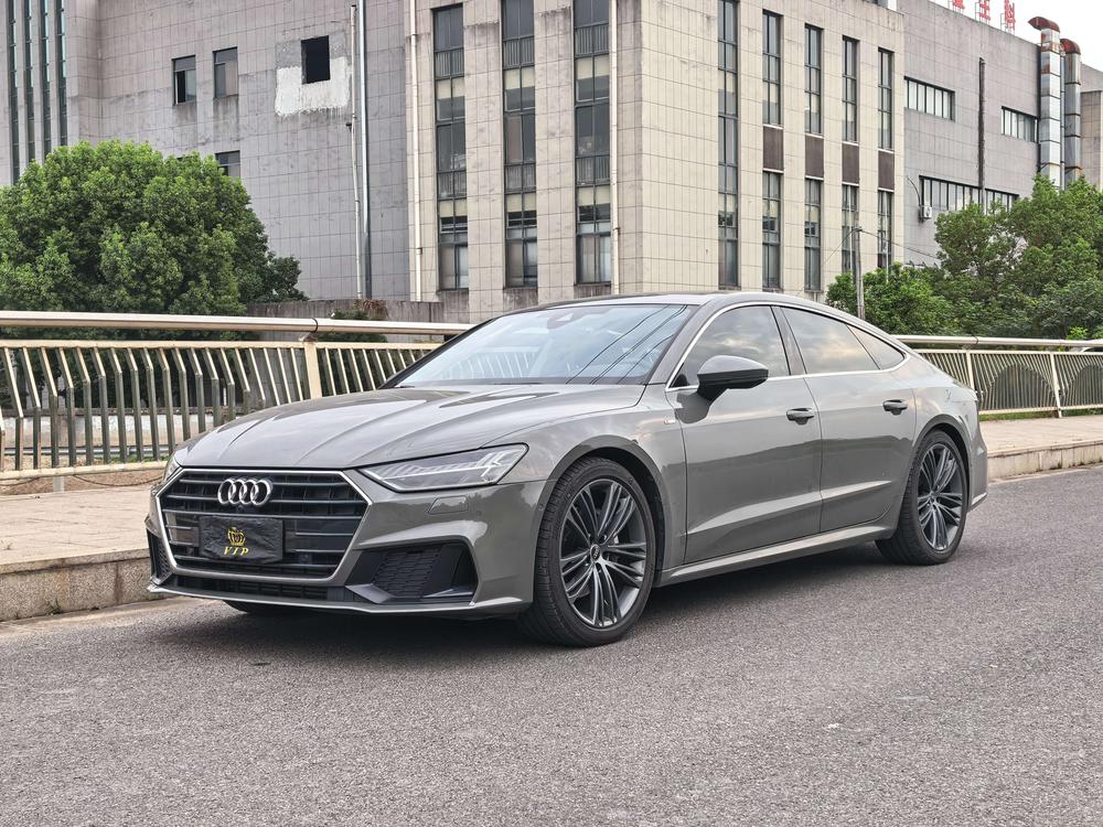 Audi A7 2023 — фото автомобиля