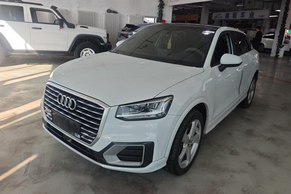 Audi Q2L 2020 — фото автомобиля