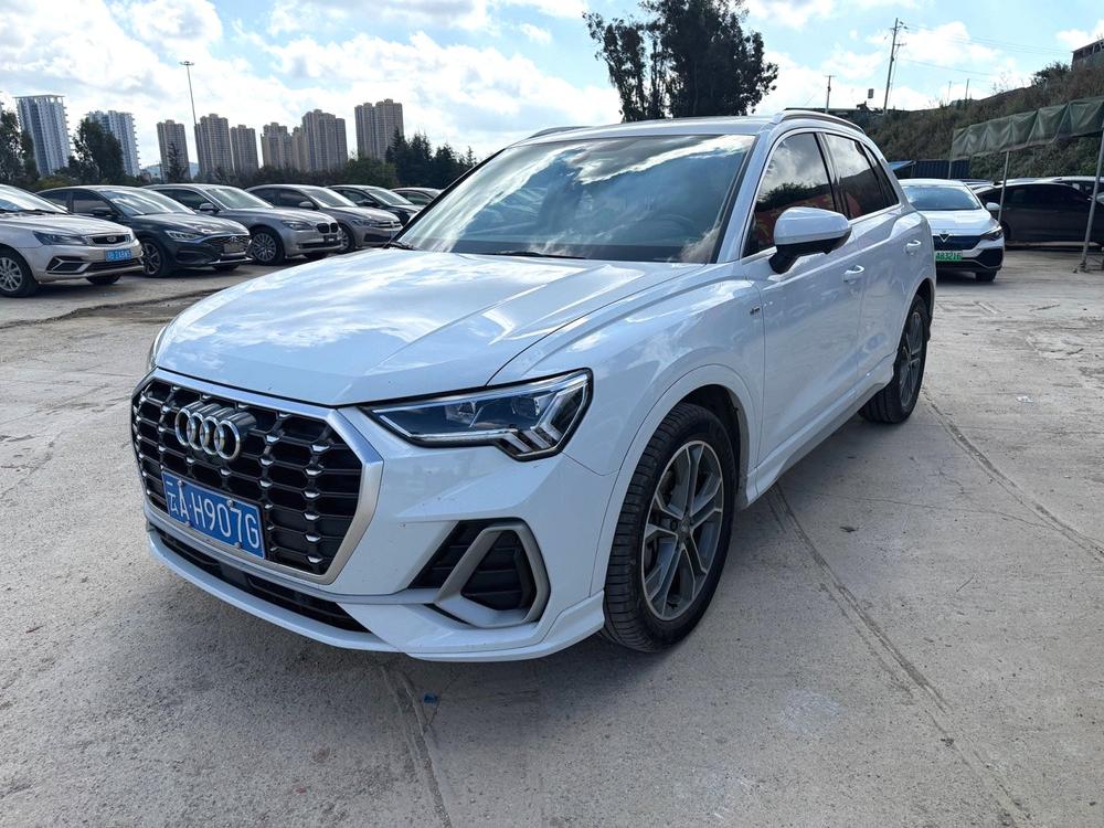 Audi Q3 2020 — фото автомобиля