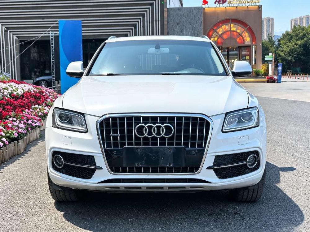 Audi Q5 2018 — фото автомобиля