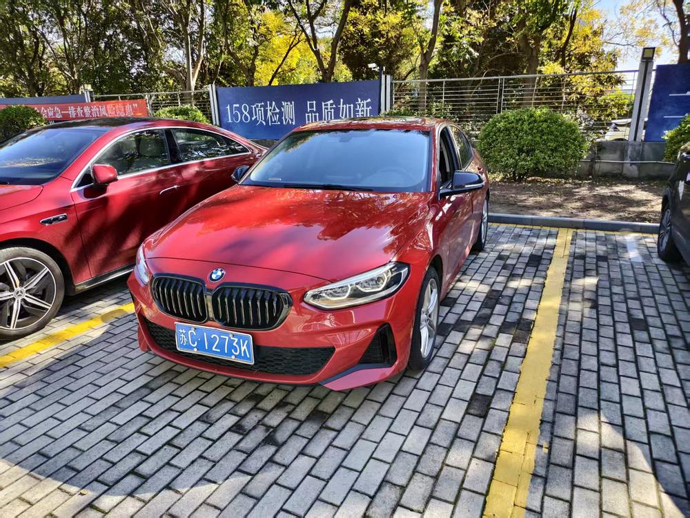 BMW 1-Series 2021 — фото автомобиля 1