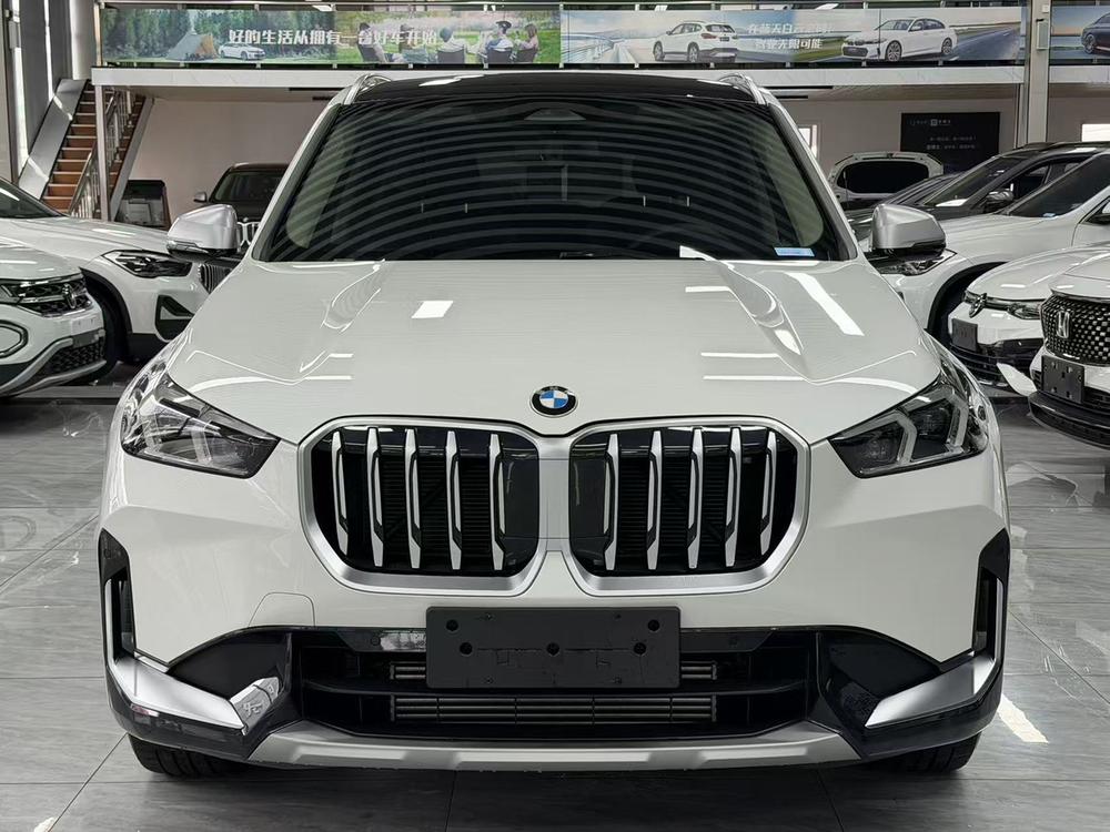BMW X1 2023 — фото автомобиля 1
