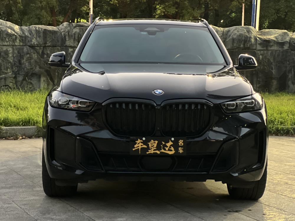 BMW X5 2023 — фото автомобиля