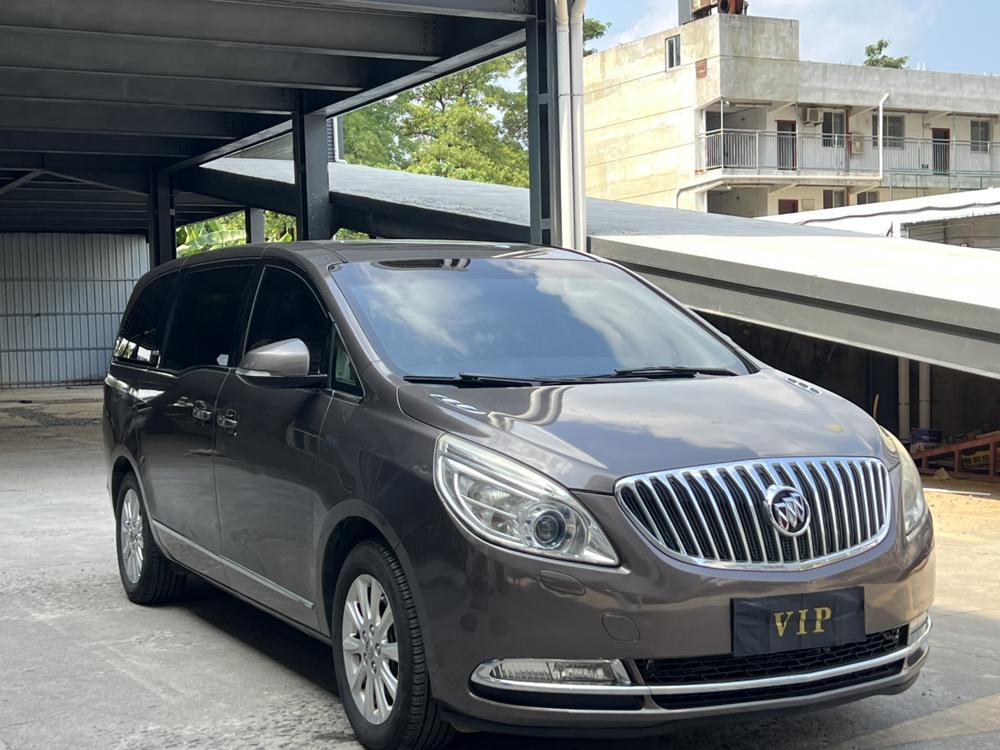 Buick GL8 2013 — фото автомобиля