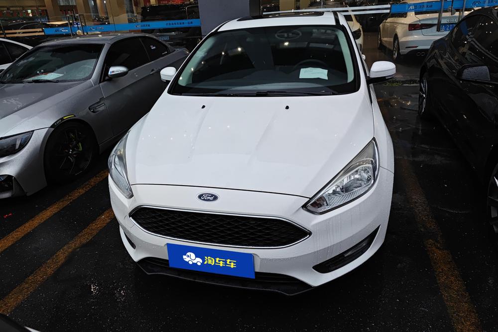 Ford Focus 2018 — фото автомобиля