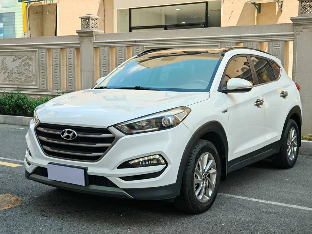 Hyundai Tucson 2015 — фото автомобиля