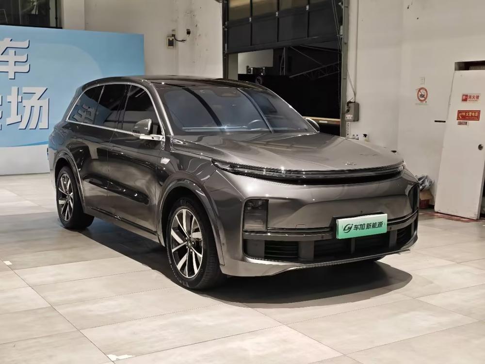 Li Auto L8 2023 — фото автомобиля 1