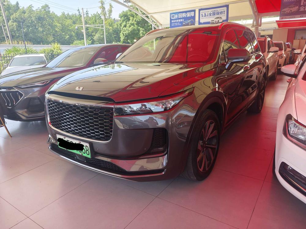 Li Auto ONE 2020 — фото автомобиля