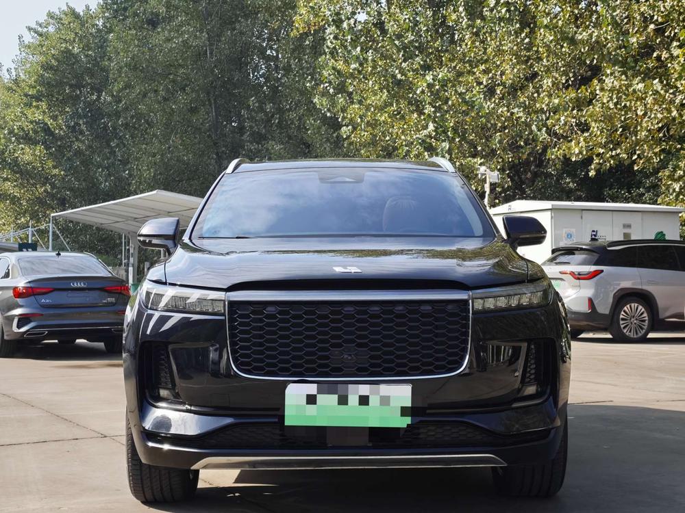 Li Auto ONE 2021 — фото автомобиля
