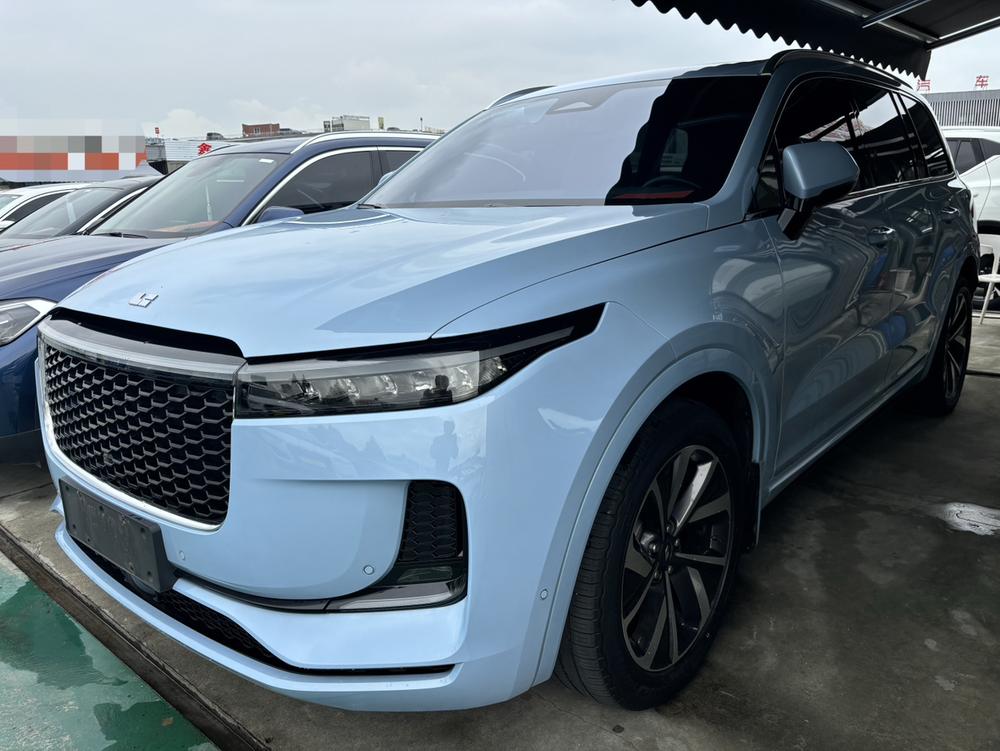Li Auto ONE 2021 — фото автомобиля 1
