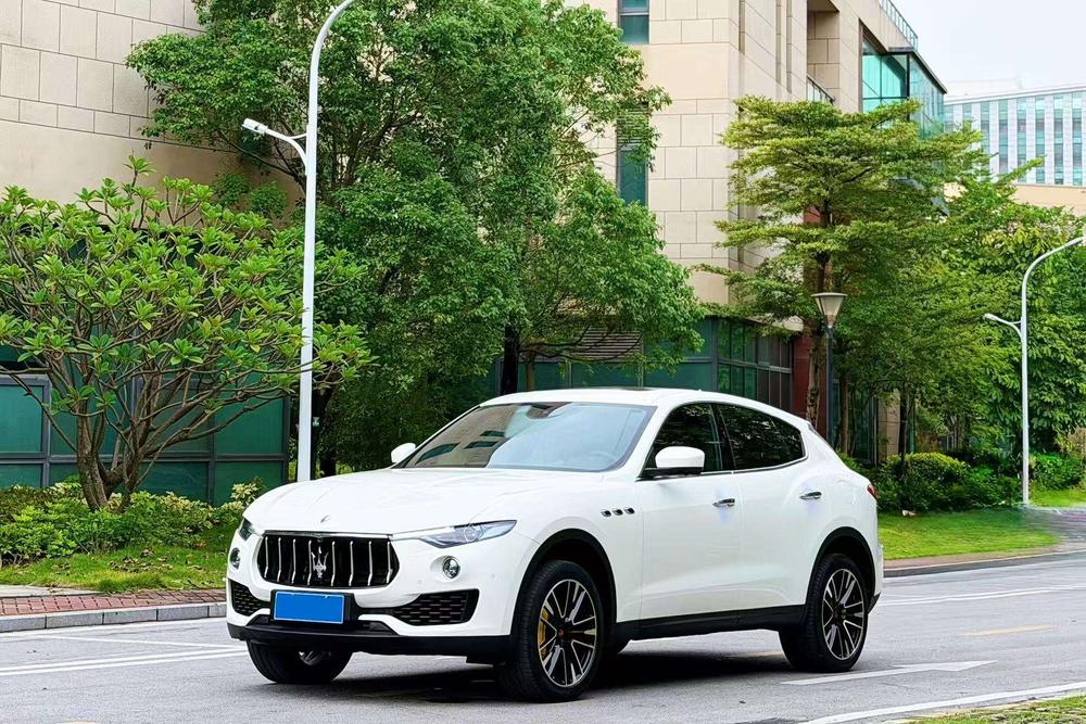 Maserati Levante 2018 — фото автомобиля