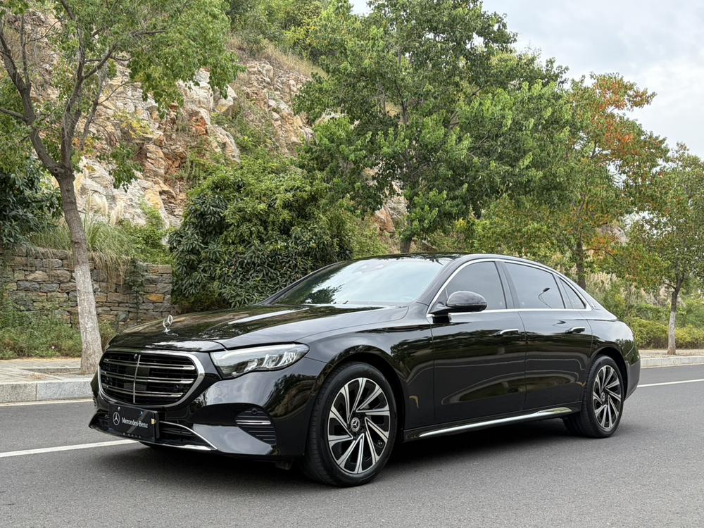 Mercedes-Benz E-Class 2024 — фото автомобиля 1