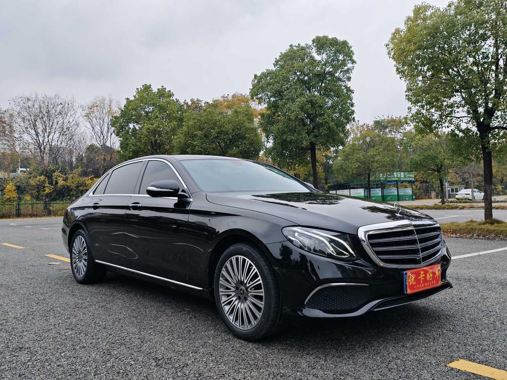 Mercedes-Benz E-Class 2020 — фото автомобиля