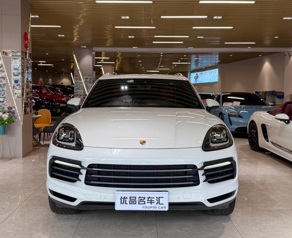 Porsche Cayenne 2021 — фото автомобиля 1