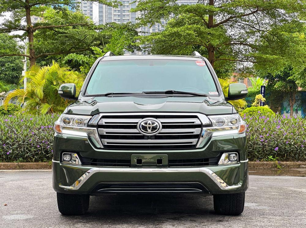 Toyota Land Cruiser (Import) 2011 — фото автомобиля