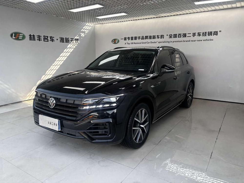 Volkswagen Touareg 2023 — фото автомобиля